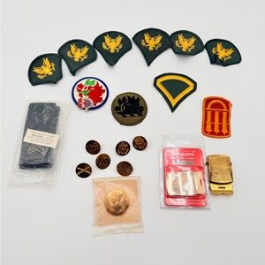 US Army Patches & Insignia Lot Vintage Rank Pins Buttons Mixed Military Set